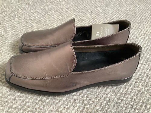 New with tags leather shoes - , in