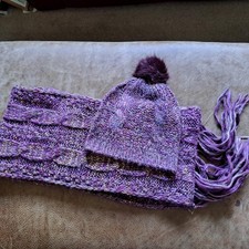 DOROTHY PERKINS purple and gold sequin cosy hat and scarf set