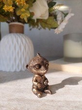 Antique Gold Effect Sitting