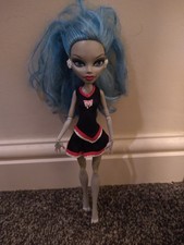 Monster High Ghoulia Yelps Doll Fearleading Cheerleader