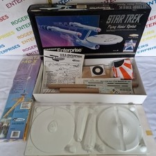 Estes Star Trek Enterprise Flying Model Rocket Kit 1275 & Porta-Pad Launch 2215