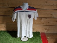 ENGLAND SCORE DRAW HOME