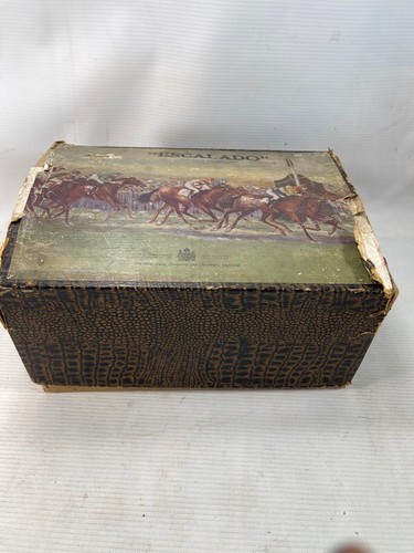 Vintage escalado horse racing - vintage,