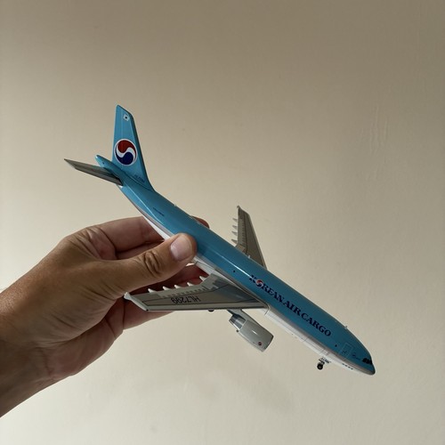 Wings korean air cargo - korean,