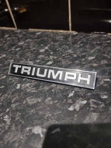 Car badges triumph 1970s - car,