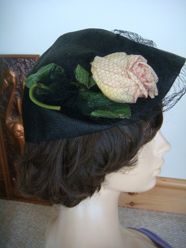 Vintage 1950 black hat - vintage, with