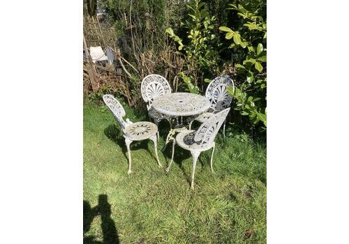 White coalbrookdale style - white,
