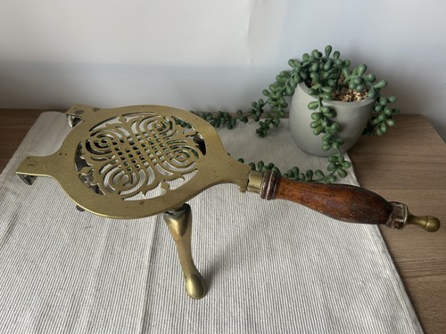 Antique brass flat - brass, stand