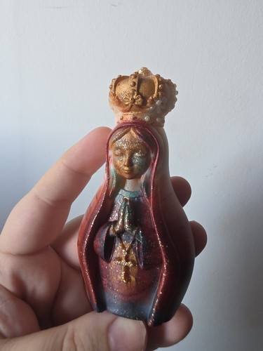 Handmade resin our - resin, statue