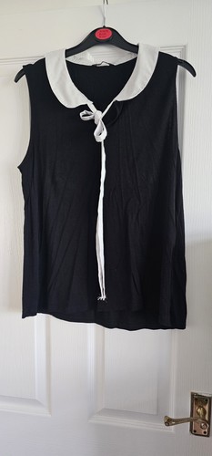 Collared top white and - collared, black