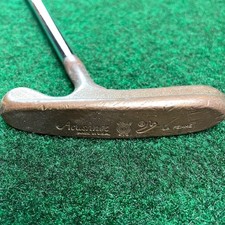 Titleist Acushnet Bulls Eye La
