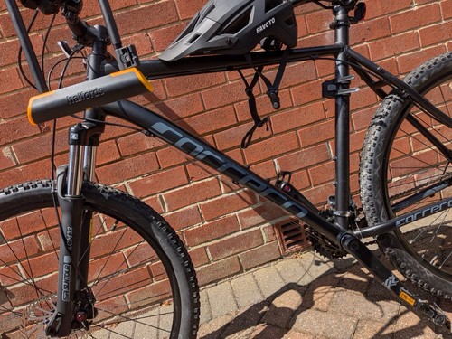 Carrera vengeance with - , bike