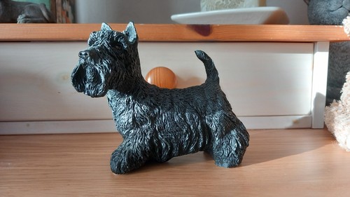 Leonardo terrier figurine - leonardo,