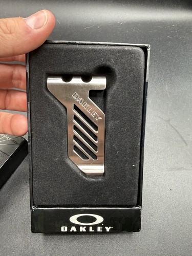 Oakley metalworks money clip - metalworks,