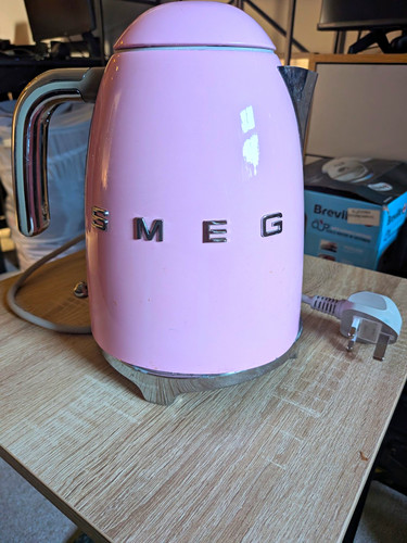 Smeg pink 3000w metal - pink,