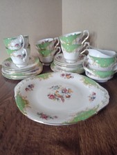 Paragon 'The Rockingham Pattern' 21 Piece Tea Set (Excellent Condition)