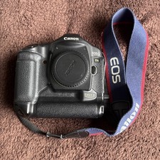 Canon 1Ds Digital Mk 2 in great cond with original strap, charger & 3x batteries