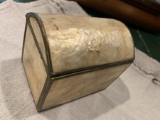 Vintage Mother-of-Pearl Keepsake Box – Domed Lid, Brass Edges