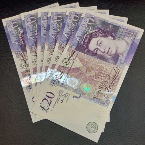Old banknotes consecutive - old,