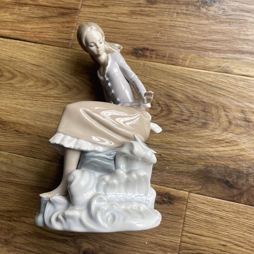 Lladro figurine the - figurine, seaside