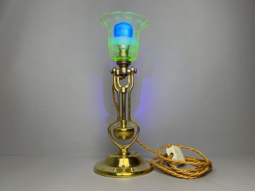 1925 brass pullman lamp - 1925,