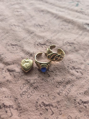 9ct gold broken - 9ct,