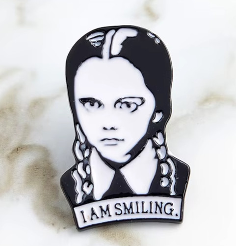 Smiling enamel pin badge - i,