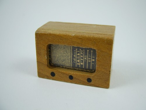 Vintage dol toi - wooden, radio