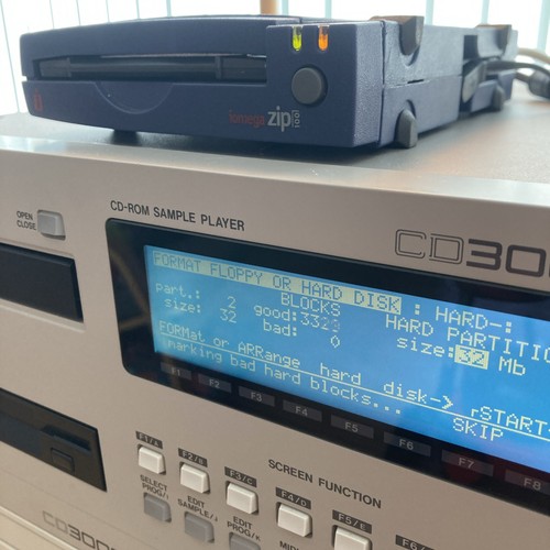 Iomega zip 100 scsi - iomega,