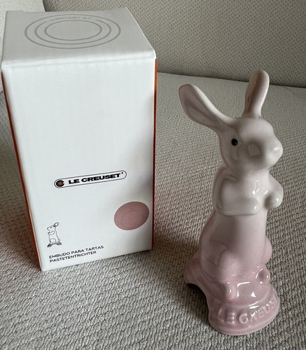 Stoneware pie bunny vent le - vent,