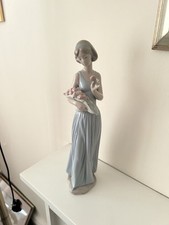 Nao Lladro Flower Girl