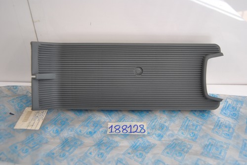 Central panel footrest floor