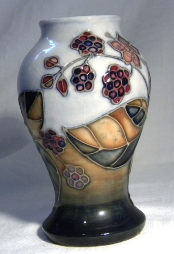Moorcroft pottery bramble - moorcroft,