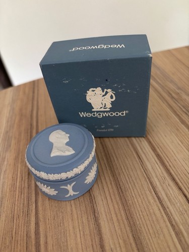 Wedgwood blue jasperware - wedgwood,