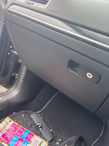 Glove compartment assembly - compartment,