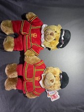 Beef Eater Hug Me Bear