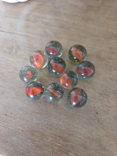 Ten vintage clear - glass, cat's