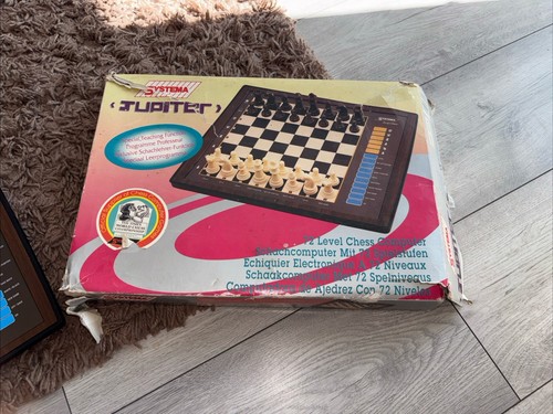 Electronic chess computer - chess,