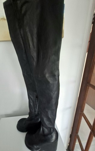 Burberry black leather thigh - burberry,
