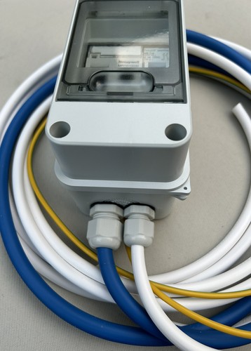 Prewired mains consumer - prewired, fuse