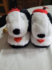 PEANUTS SNOOPY SLIPPERS NWT