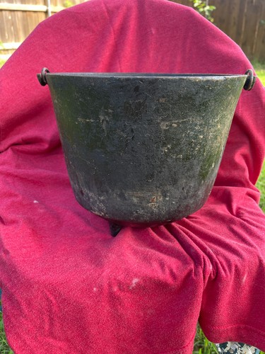 Vtg cast iron drum - iron, pot