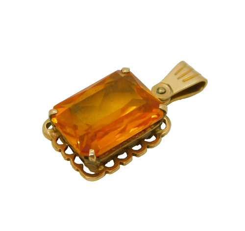 9ct yellow gold - &,