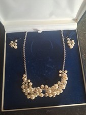 Necklace And Earings Elizabeth