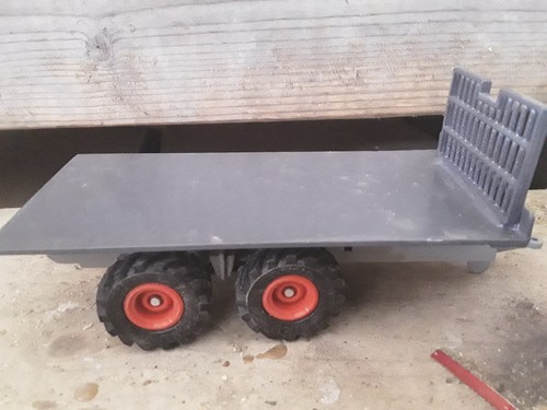 Siku bale trailer converted - siku,