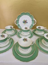 CRESCENT CHINA GEORGE JONES GREEN plates  tea cups & saucers x 6
