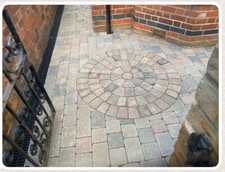Circle Kit: Tumbled Block Paving Circle in Original Blend Colour - Various Sizes