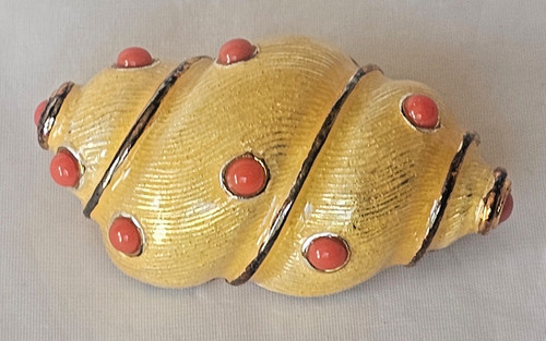 Striking snail design brooch - design,