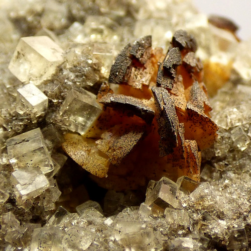 Pale yellow fluorite ankerite - pale,
