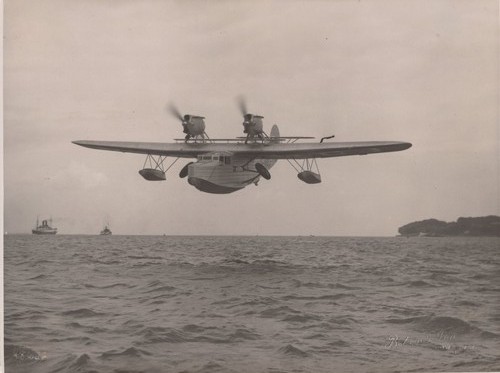 Saro cloud flying boat solent - flying,